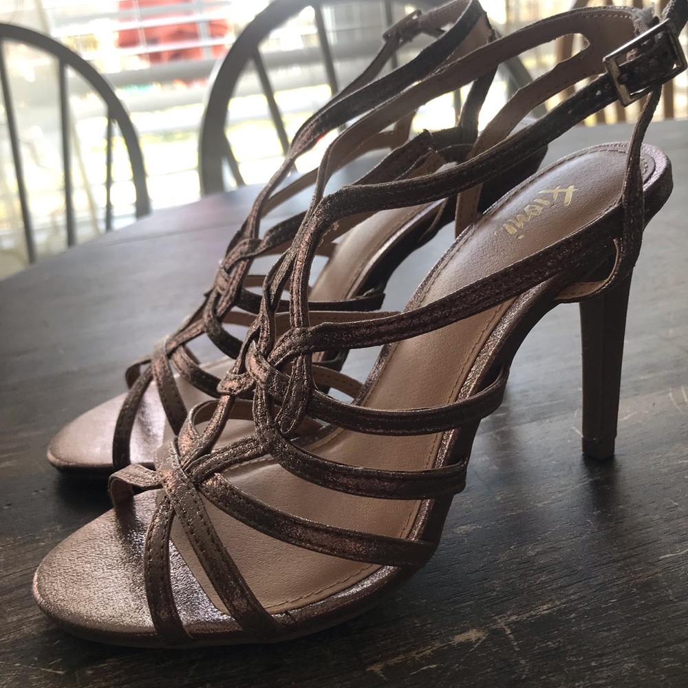 Fioni gold glitter sandals